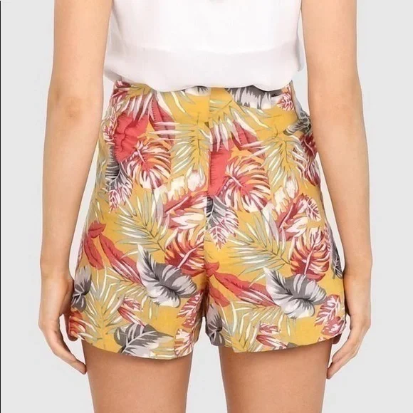 Womans Spring Yellow Orange Beachy Floral Summer Lightweight Shorts - Picture 4 of 5